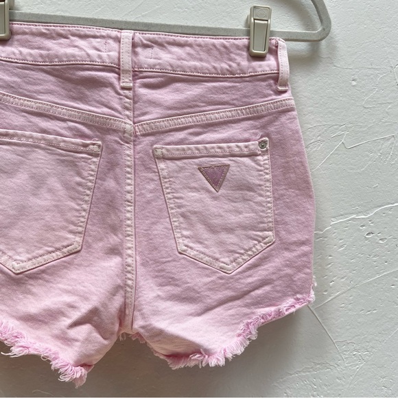 GUESS PASTEL DREAM HIGH RISE PINK RAW FRAYED HEM DENIM JEAN MOM SHORTS - Picture 9 of 14
